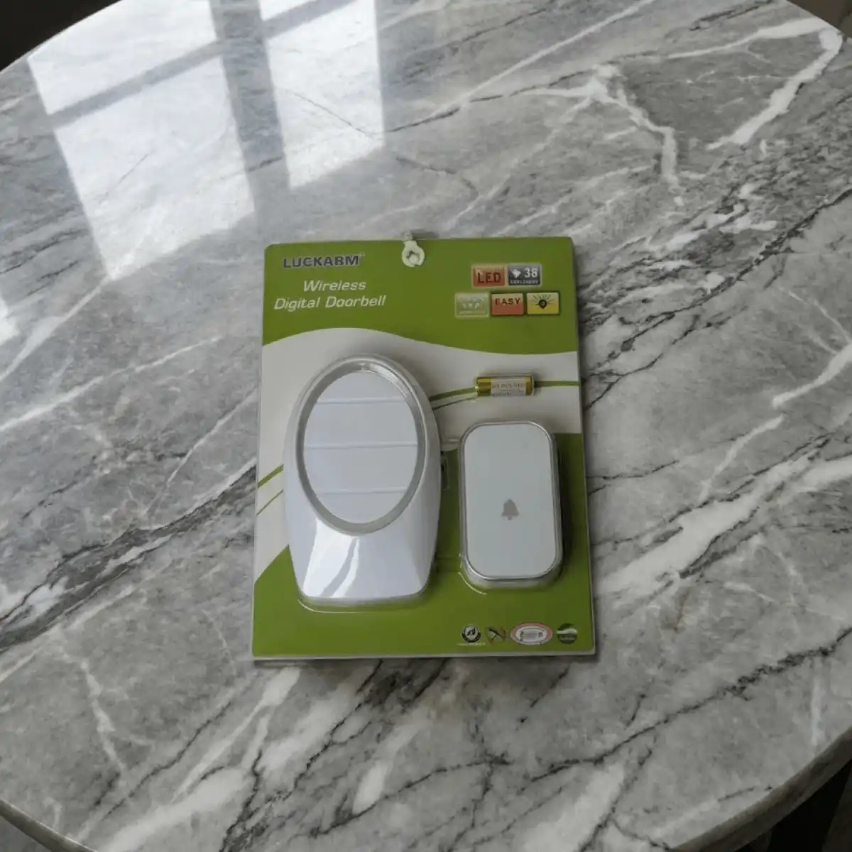 Smart digital doorbell with 32 melodies.